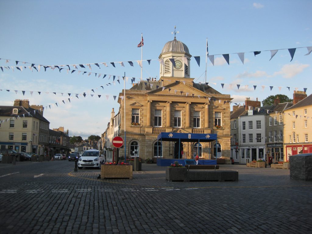 Kelso town cobbled square and town hall